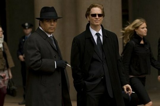 caprica-eric-stoltz-esai-morales-outracoisa-2
